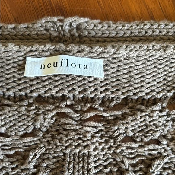 Brown Ribbed Cardigan with Geometric Design - Picture 4 of 6